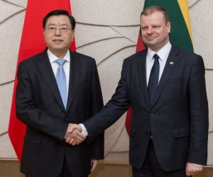 Премьер: в конкурентной борьбе за инвестиции китайцев Литва должна одержать верх над Латвией