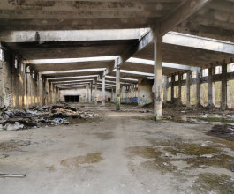 2. Позже комплекс множество раз перестраивался, но в 1968 году производство было остановлено. Сегодня на месте фабрики остались развалины. 2