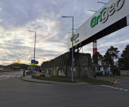 4. Сейчас на этой территории действует крупнейшая в странах Балтии целлюлозно-бумажное предприятие Grigeo, а акведук можно спутать со стеной завода. 4