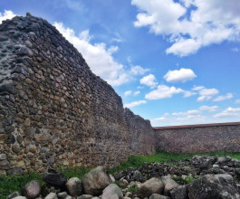 5. Замок построен среди болот, что создавало дополнительную защиту от набегов крестоносцев. 5