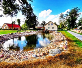 2. Улицы этого удивительного городка. Везде камни. 2