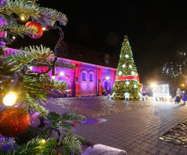 2. Но получилось настоящее сказочное представление. Фото администрации комплекса усадьбы Раудондварис. 2