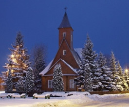 2. Костёл Cв. Архангела Михаила - рассказывают, что в межвоенное время» костёл стал причиной местных беспорядков. 2