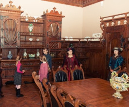 2. Внутри усадьбы сегодня действует краеведческий музей.  3