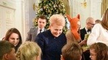 Президент Литвы с детьми из детских домов отправилась в Лапландию