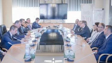 Премьер Литвы пригласит европейские торговые сети инвестировать в Литве
