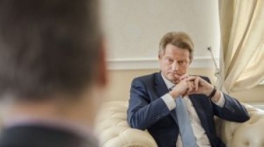 Сейм приступил к обсуждению поправки по Р.Паксасу