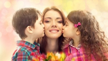 День матери - праздник любви и безграничной преданности