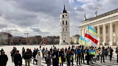 "У нас нет права уставать": несколько десятков человек митинговали против войны в Украине