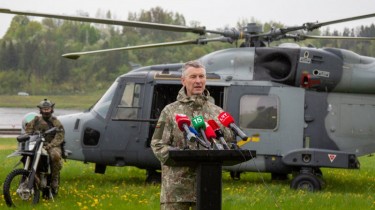 Командующий ВС Литвы В. Рупшис после заключительного этапа учений "Пылающий меч-2022"  общался с журналистами
