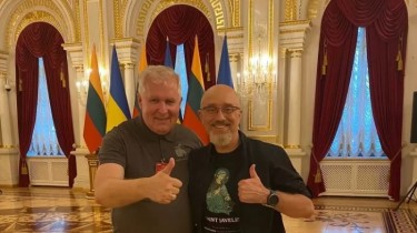 Министр обороны Анушаускас в Киеве: Литва передаст Украине БТР и дополнительную технику
