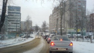 В Литве дождь и изморось, из-за гололеда условия движения затруднены