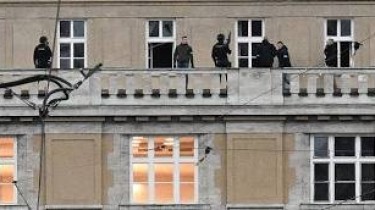 Стрельба в центре Праги: нападавший - 24-летний студент (дополнено, видео)