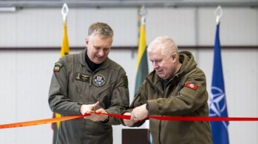 В Шяуляй открылся ангар, приспособленный для вертолетов Black Hawk (дополнено)