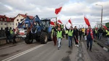 СОГГЛ: на границе удалось избежать хаоса во время протестов польских фермеров