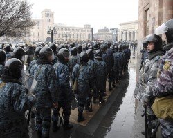 Спецназ разогнал митинг в Ереване, есть жертвы