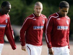Матч сборной Англии по футболу перенесут из-за расизма фанатов
