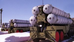 РФ начала поставки в Иран систем ПВО С-300