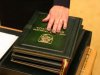 Юристы критикуют поправки президента к закону о гражданстве 