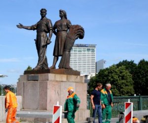 Будут ли сохранены скульптуры с Зеленого моста в Вильнюсе - решится на следующей неделе