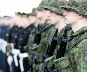 Половина литовских призывников желают остаться в армии