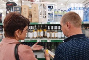 Правительство Литвы – за сокращение времени торговли алкоголем и запрет рекламы