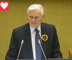 В. Адамкус призвал политиков вести себя так, чтобы молодежь не разочаровывалась в общественной жизни В. Адамкус призвал политиков вести себя так, чтобы молодежь не разочаровывалась в общественной жизни