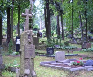 Суд: наказание за закрытие дела о надгробиях советских солдат справедливо