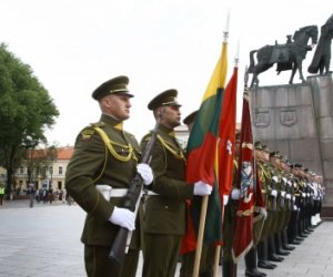 Министр: три четверти ассигнований Минобороны остается в Литве