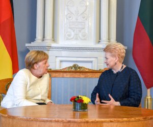 А. Меркель в Вильнюсе обещала продолжать санкции для России, но защищала Nord Stream (дополнено)