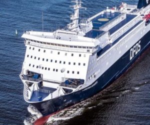 DFDS Seaways решает вопрос, как спасать находящихся на горевшем пароме пассажиров