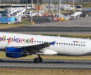 Задержанный за долги самолет авиакомпании Small Planet Airlines снова может летать