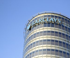 Barclays останавливает деятельность центра в Литве, будет уволено около 260 человек (уточнено)