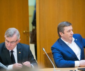 В меморандуме о коалиции: С. Сквярнялис остается премьером, спикером Cейма будет "социал-трудовик"