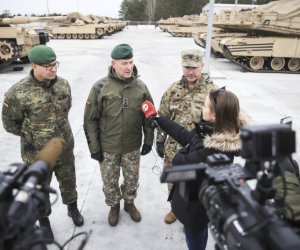 Главнокомандующий ВС Литвы посетил дислоцированных в Пабраде американских военных