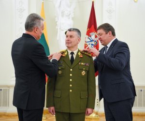 омандующий литовской армией В. Рупшис получил высшее военное звание