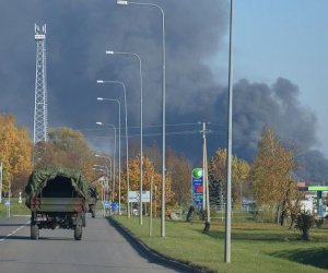 В деле о пожаре в Алитусе – подозрения главе Ekologistika и одному из работников компании