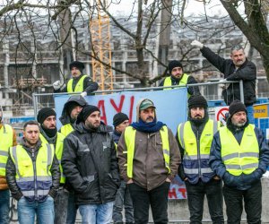 В Каунасе начались проверки забастовки турецких строителей