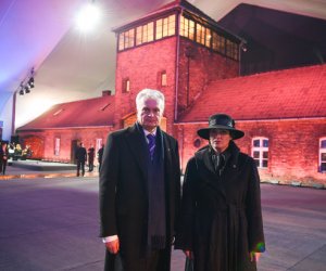 Президент Литвы в Освенциме почтил память жертв Холокоста