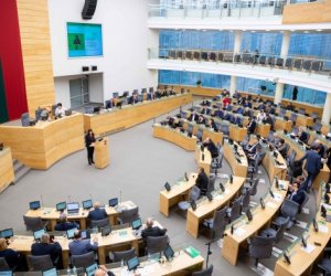 Сейм Литвы будет решать вопрос ужесточения наказания нарушителей карантина