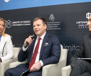 Министр: одна неделя карантина сокращает годовой рост ВВП Литвы на 0,5% (дополнено)