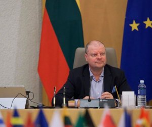 Правительство Литвы продлило карантин на 2 недели, некоторые условия смягчатся (дополнено)