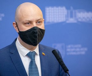 Литва планирует приобрести мобильное приложение, фиксирующее длительный контакт с COVID-19