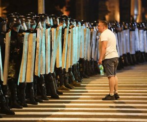 Премьер Литвы призывает власти Беларуси не применять силу против своих граждан