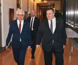 Литва, Польша и Украина совместным заявлением призывают власти Беларуси не применять силу (дополнено)