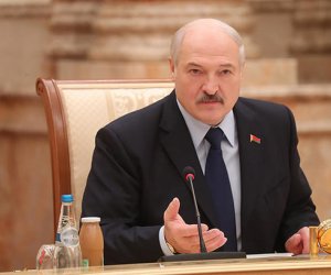 Великобритания и Канада ввели санкции против Лукашенко и его сына 