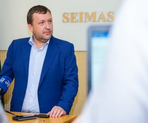 ГИК Литвы отменила депутатский мандат А. Гуоги, в Cейме будет работать А. Скарджюс