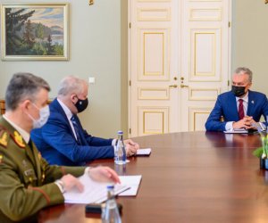 Министр обороны Литвы: привить армию в ближайшие три месяца