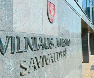 64 проц. респондентов в Литве "за" ограничение сроков полномочий мэров 