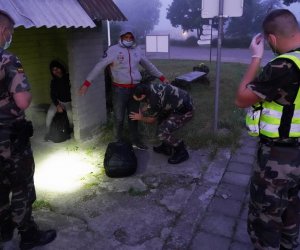 За сутки задержаны 287 мигрантов, незаконно пересекших литовско-белорусскую границу